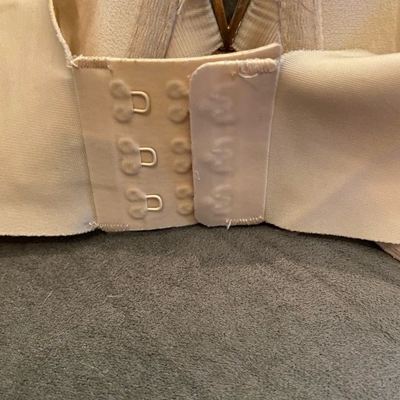 Victoria Secret Lined Demi Bra - Picture 4 of 6